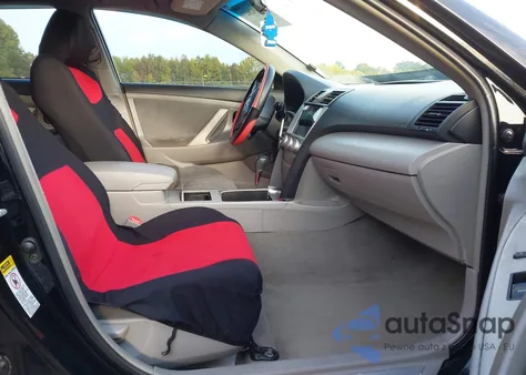 2011 Toyota Camry Se/Le/Xle z USA, uszkodzony, nr VIN 4T1BF3EK2BU682261